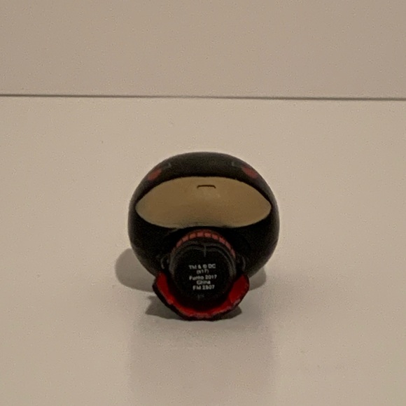 🦇 [4/$25] FUNKO PINT SIZE HEROES BATMAN (EARTH 2) FIGURE COLLECTIBLE 🦇 - Picture 3 of 3